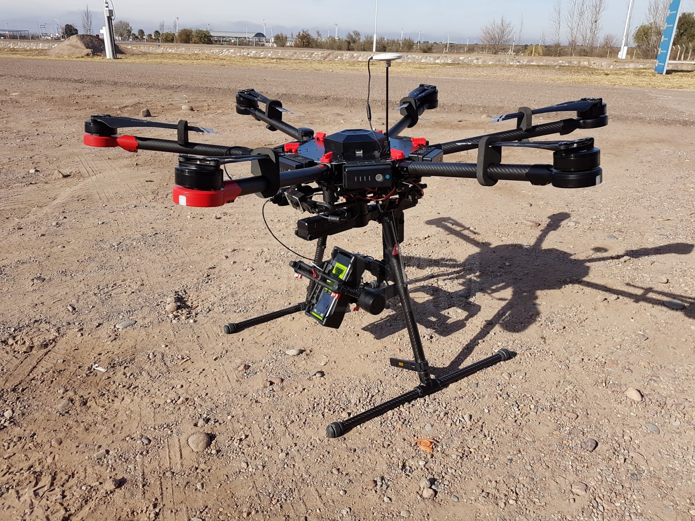 Дрон с тепловизором dji. Дрон с тепловизором. Dji matrix 300 rtk combo. Dji mavic enterprise dual. Коптер для охоты.