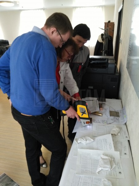 Ручной анализатор металлов и сплавов