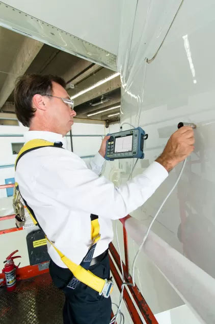 Обследование композитных материалов с помощью дефектоскопа