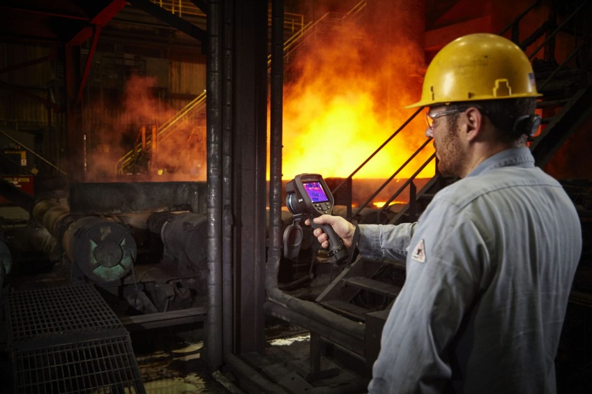 Тепловизор FLIR E96 на производстве