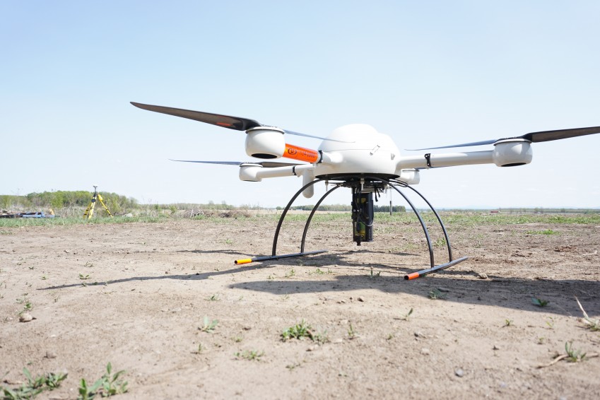 Квадрокоптер с детектором утечек метана LMC